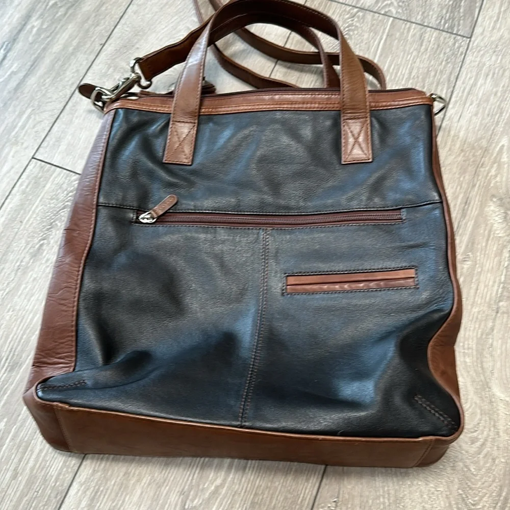 ili New York Leather Bag 💼